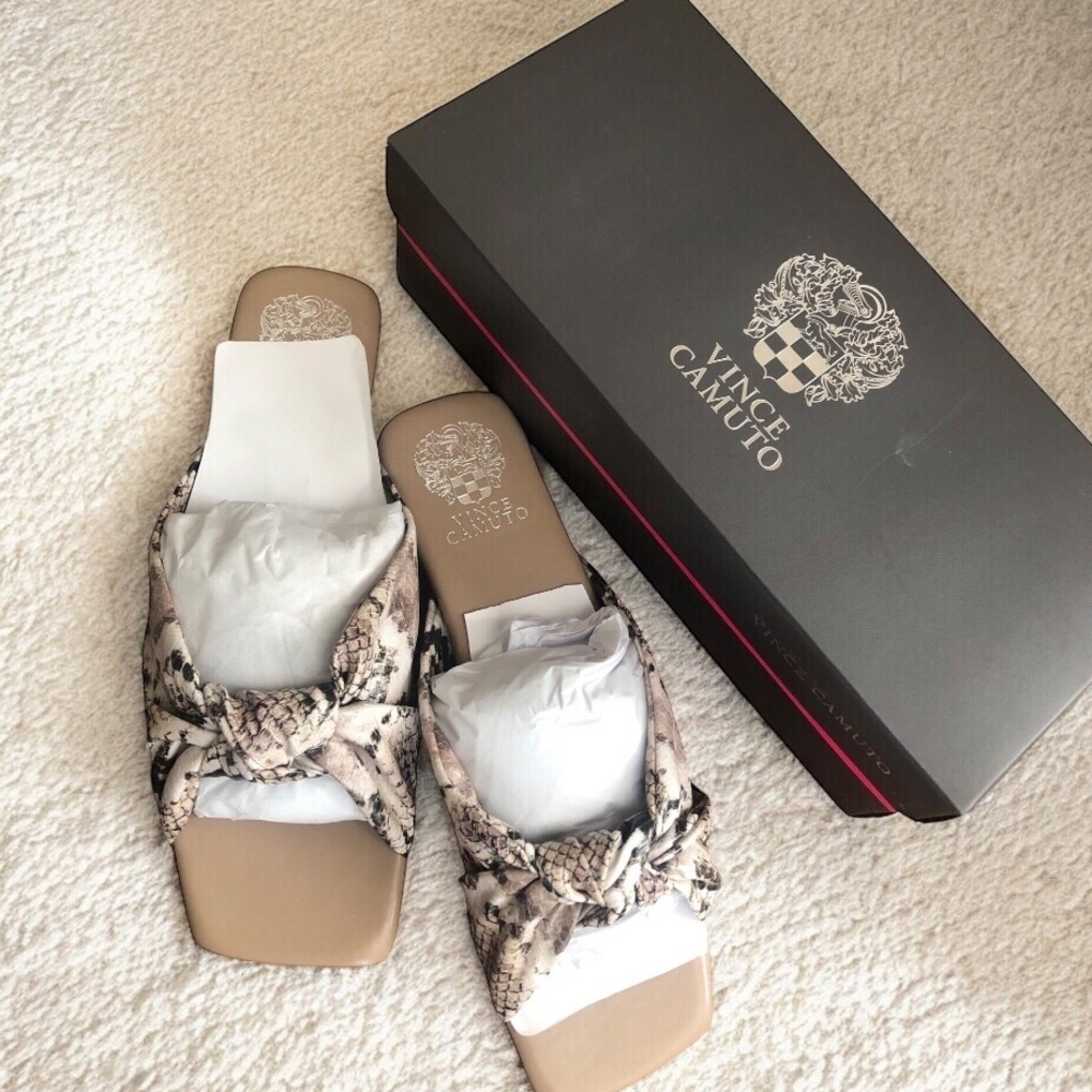 NWT Vince Camuto Women's Snakeskin Mules - Tan and Cream